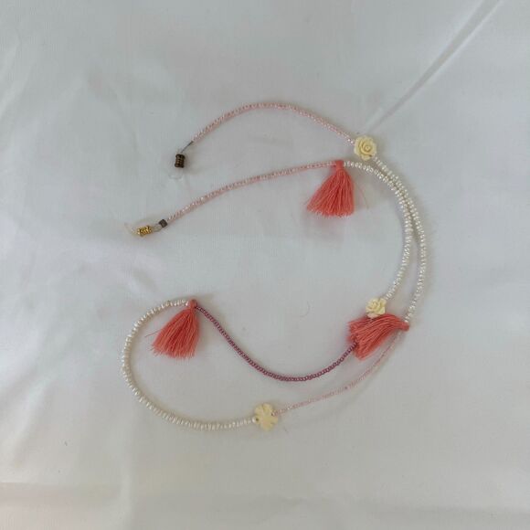🌸 Handmade Beaded and Tasseled Sunglasses Frame Chain Strap - Picture 2 of 4
